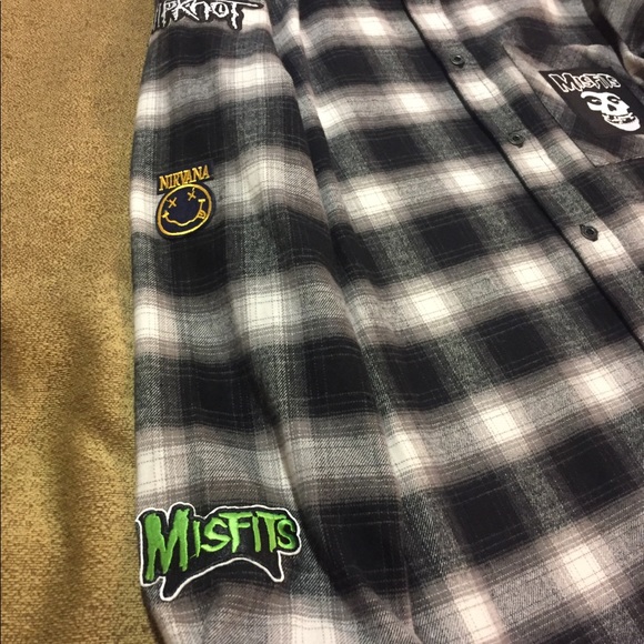 Custom DR.Marten Button up - Picture 4 of 8